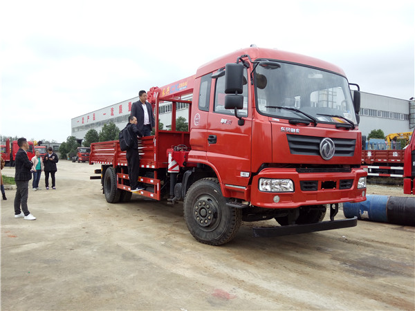 長(zhǎng)興5噸東風(fēng)隨車吊