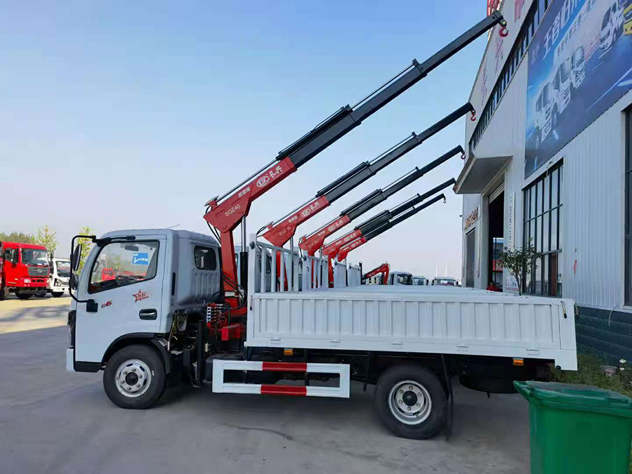 上海易家搬用公司訂購(gòu)10臺(tái)藍(lán)牌隨車吊